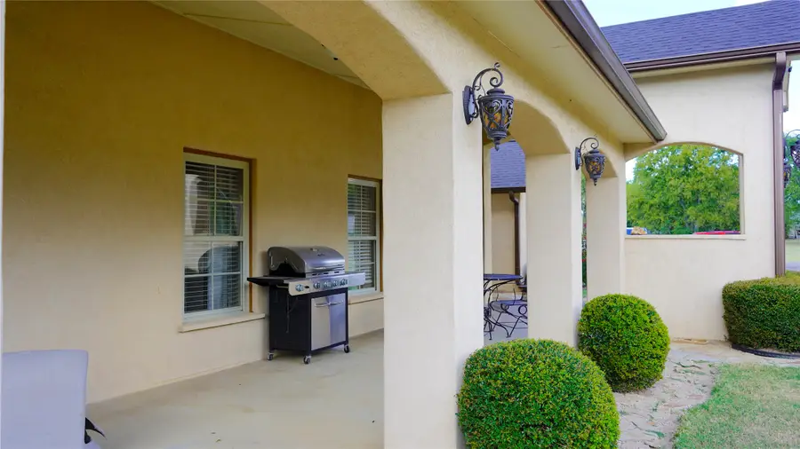 421 Weakes Street, Eustace, TX 75124 - Image #2