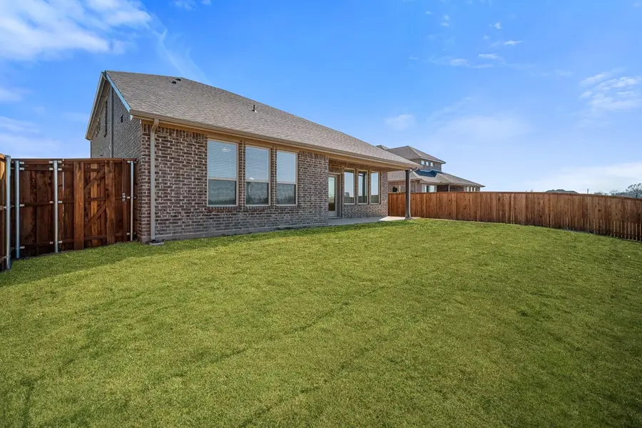 129 Heritage Hill Drive, Forney, TX 75126 - Image #2
