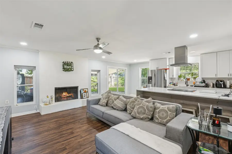 1901 Kris Street, Irving, TX 75060 - Image #3