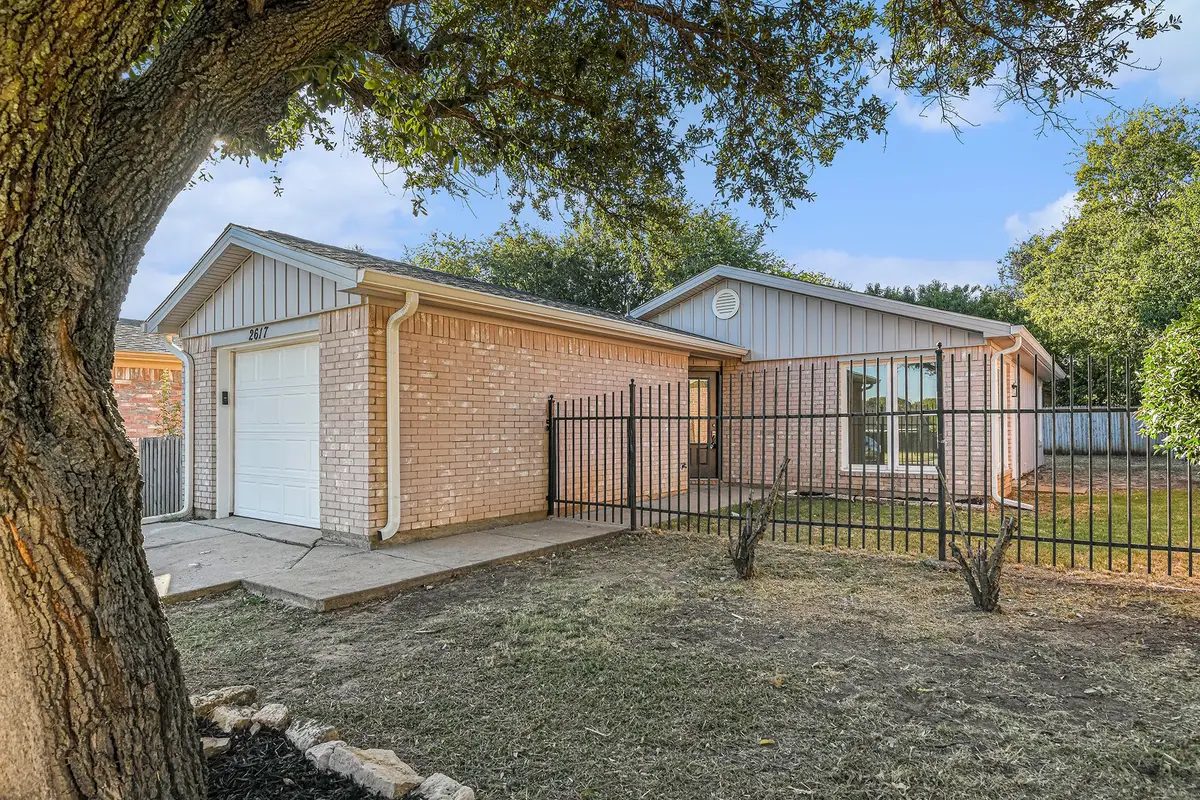 2617 Whitehurst Drive, Fort Worth, TX 76133 - #1