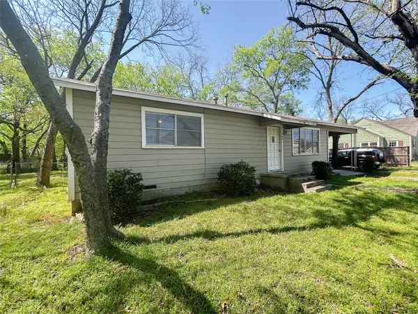 308 S Sherman Street, Pilot Point, TX 76258