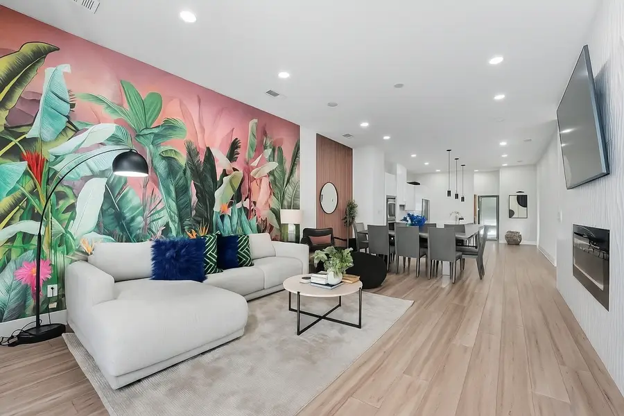 2425 Crossman Avenue, Dallas, TX 75212 - Image #2