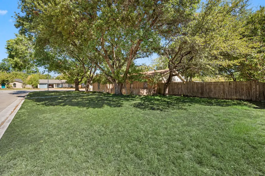 5812 Lance Court, Haltom City, TX 76148 - Image #3