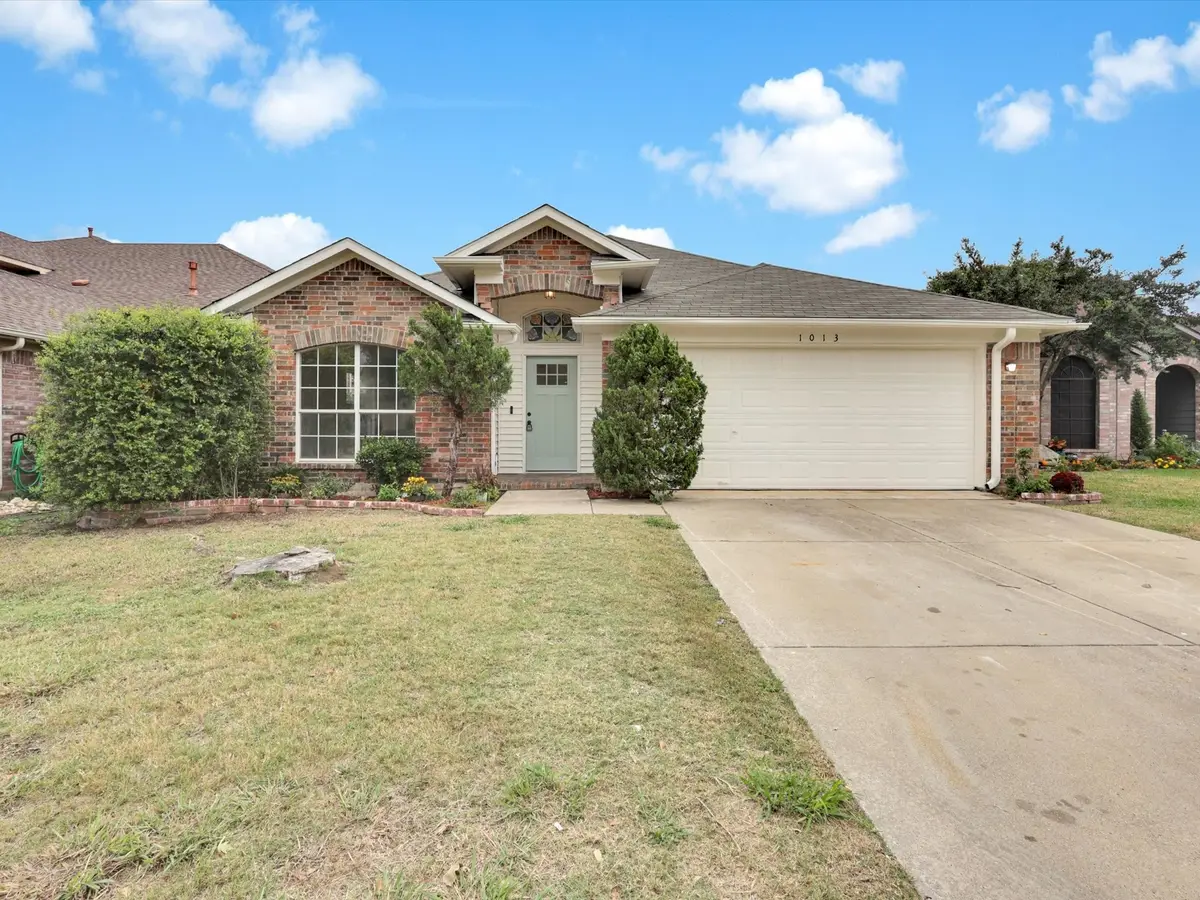 1013 Grand Central Parkway, Saginaw, TX 76131 - Image #1