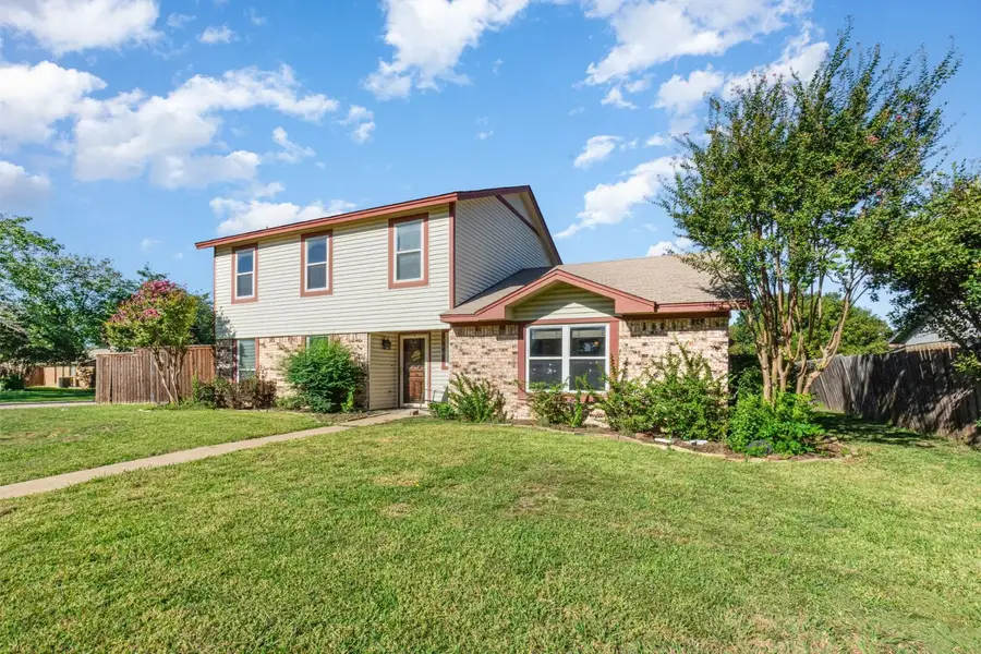 586 Abilene Drive, Lewisville, TX 75067 - Image #2