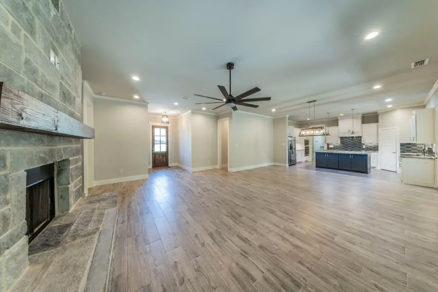 604 Shady Pond Lane, Azle, TX 76020 - Image #3