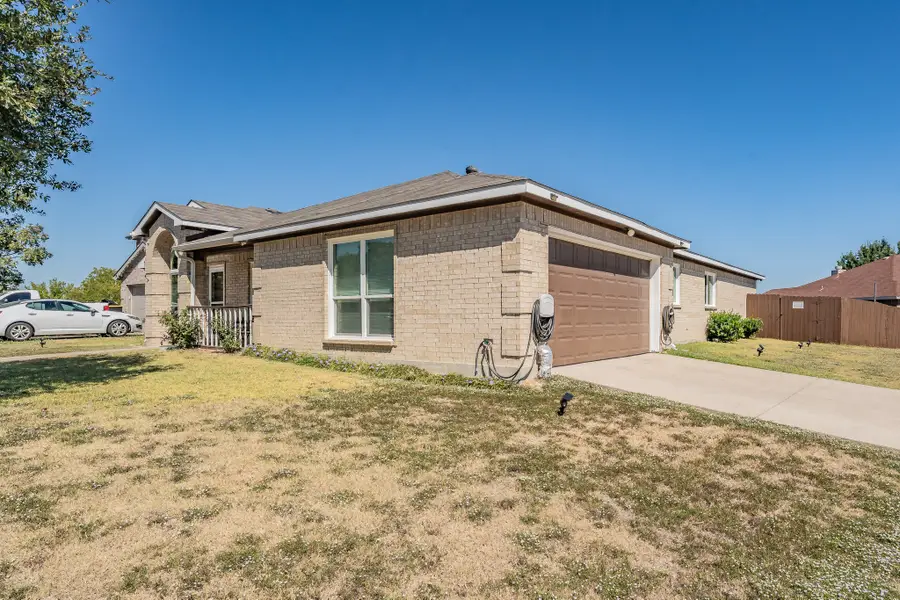 400 Piccadilly Circle, Burleson, TX 76028 - Image #3