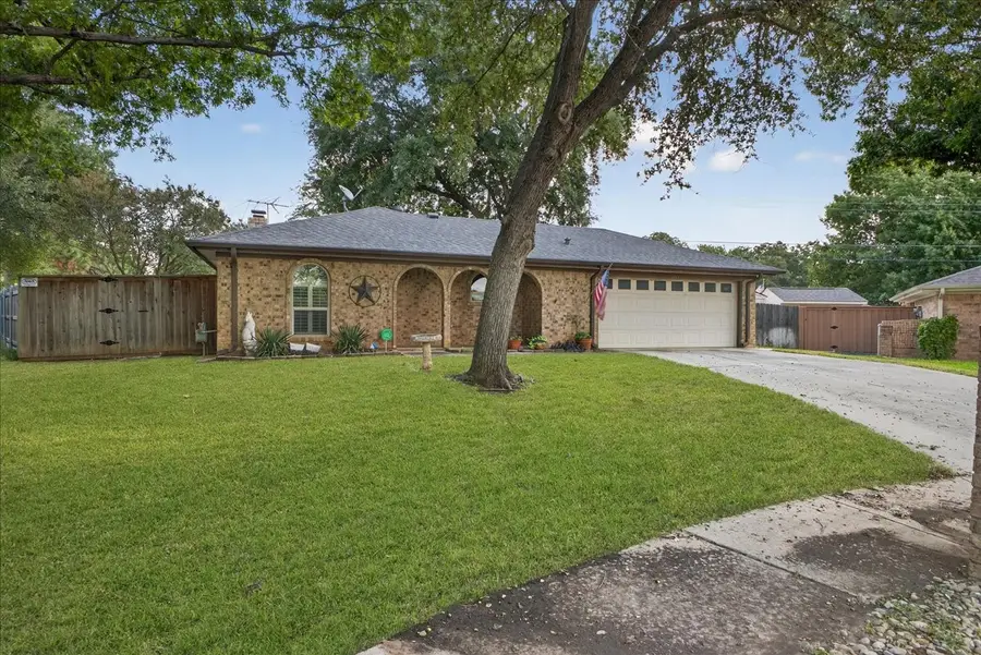 1613 Trinity Court, Bedford, TX 76022 - Image #2