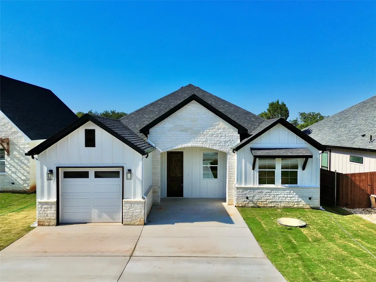 5608 San Jacinto Drive, Granbury, TX 76048 - Image #1