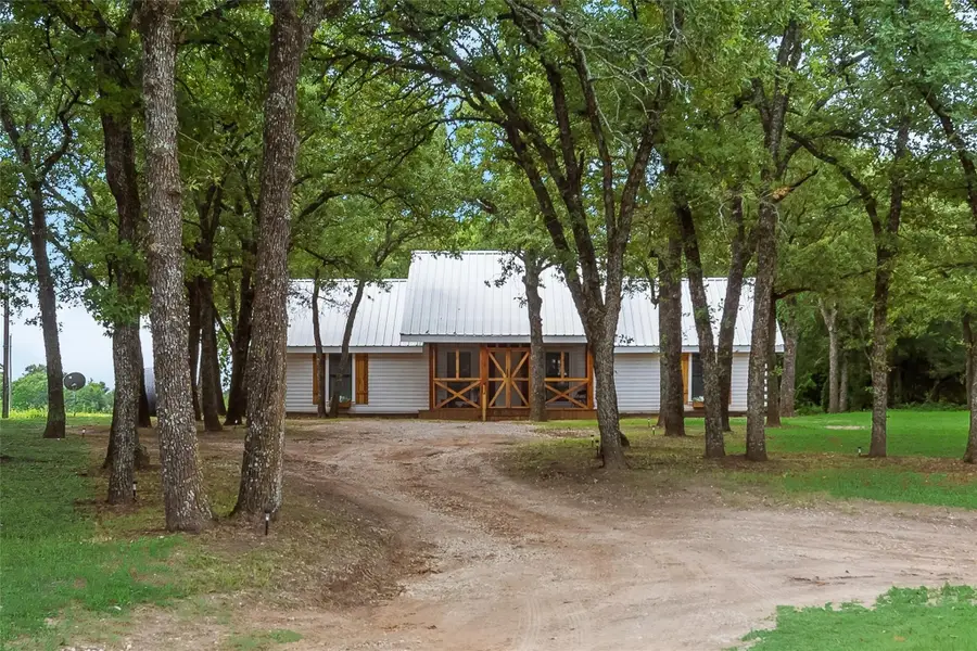 1402 Posey Brewer Road, Sunset, TX 76270 - Image #2