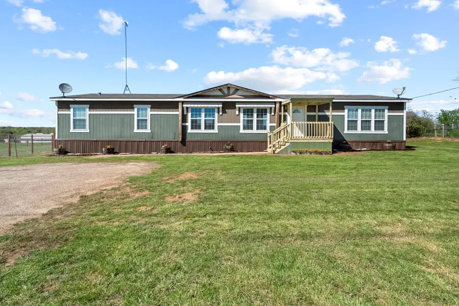 206 Scarlett Road, Weatherford, TX 76087 - Image #2