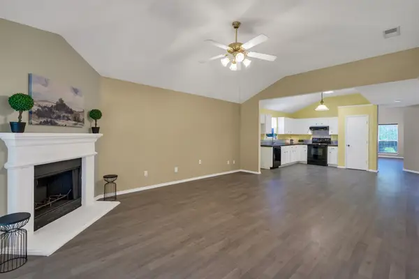 10212 Brea Canyon Road, Fort Worth, TX 76108