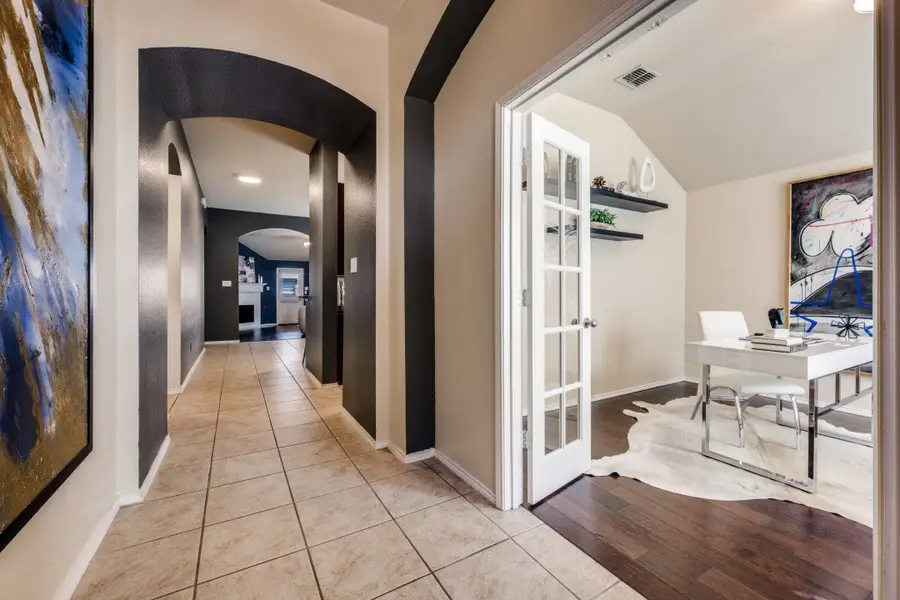 15516 Gatehouse Drive, Justin Roanoke, TX 76262 - Image #3