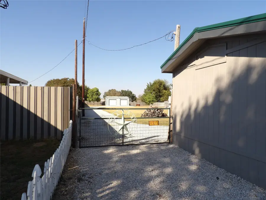 814 Preston Road, Red Oak, TX 75154 - Image #2