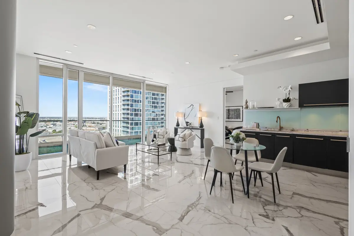 2408 Victory Park Lane #1140, Dallas, TX 75219 - Image #1