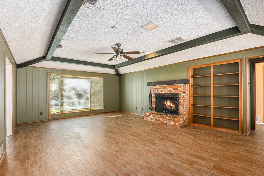 829 Skylark Drive, Denton, TX 76205 - Image #2