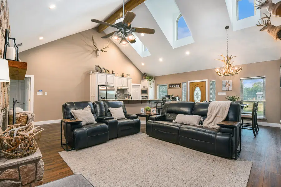 12384 J Rendon Road, Burleson, TX 76028 - Image #3