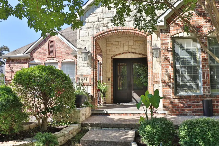 1634 Oak Ridge Drive, Corinth, TX 76210 - Image #3