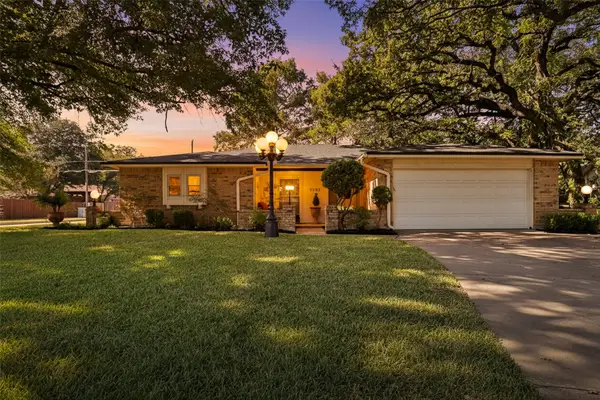 3905 Firethorn Drive, Arlington, TX 76017