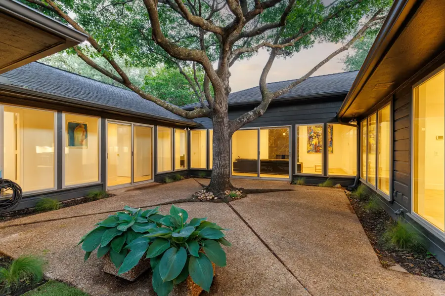 9415 Hill View Drive, Dallas, TX 75231 - Image #3