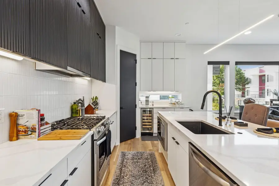 2916 Hawthorne Avenue #101, Dallas, TX 75219 - Image #3