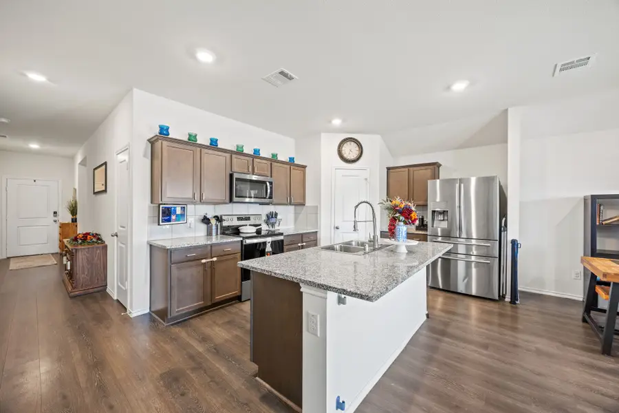 1942 Duskwood Drive, Lancaster, TX 75146 - Image #3