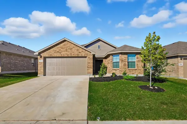 9521 Golden Summit Drive, Fort Worth, TX 76131