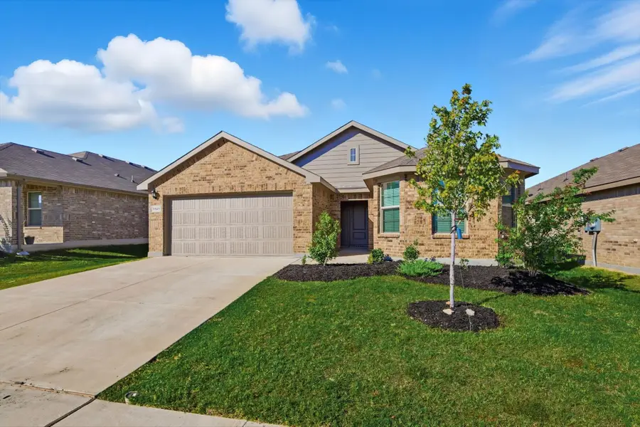 9521 Golden Summit Drive, Fort Worth, TX 76131 - Image #2