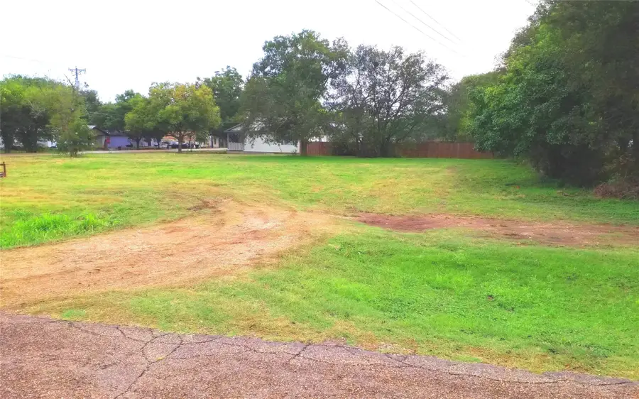 301 4th Street, Eddy, TX 76524 - Image #3