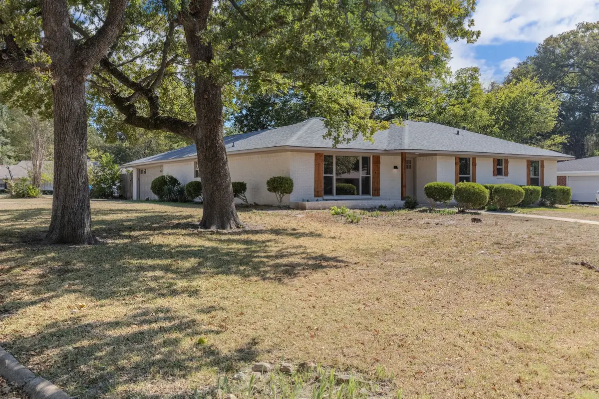 3002 Tanglewood Drive, Commerce, TX 75428 - Image #1