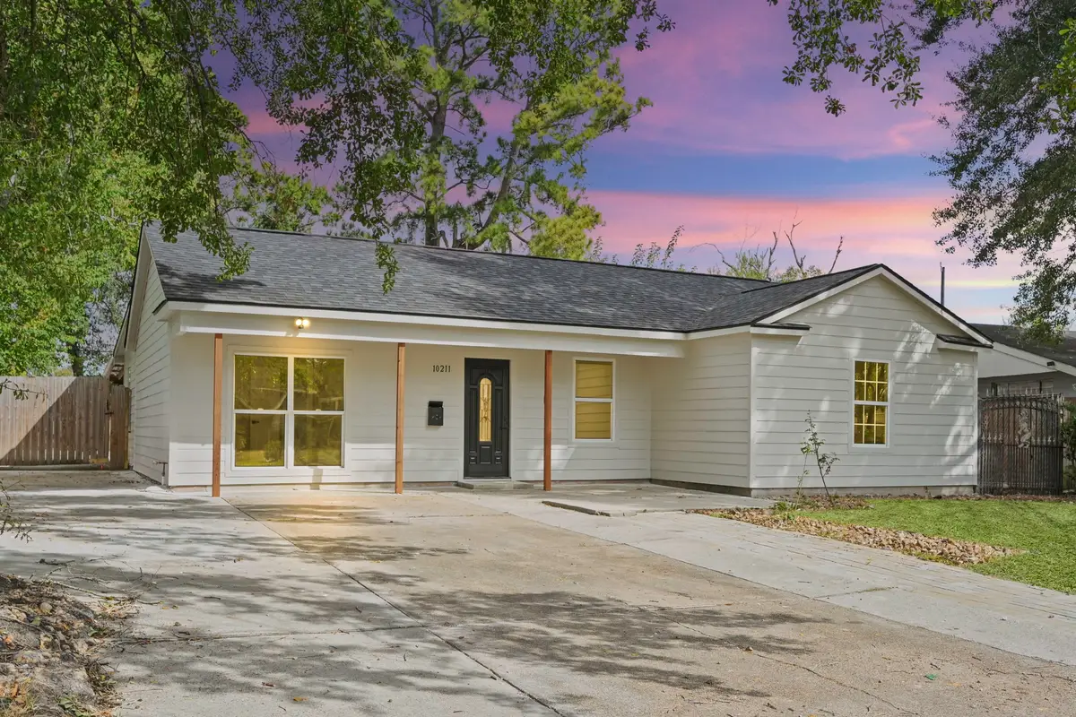 10211 Glenmawr Drive, Houston, TX 77075 - Image #1