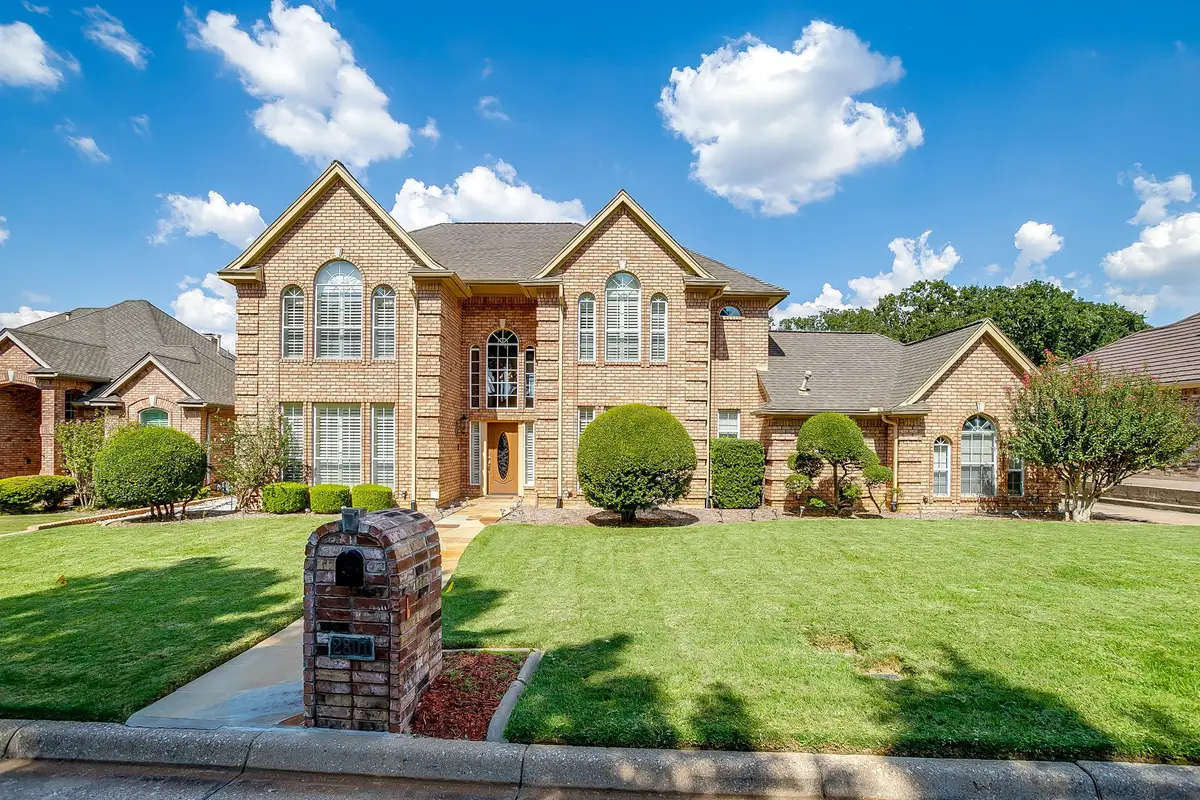 2801 Pomponessett Drive, Arlington, TX 76001 - Image #1