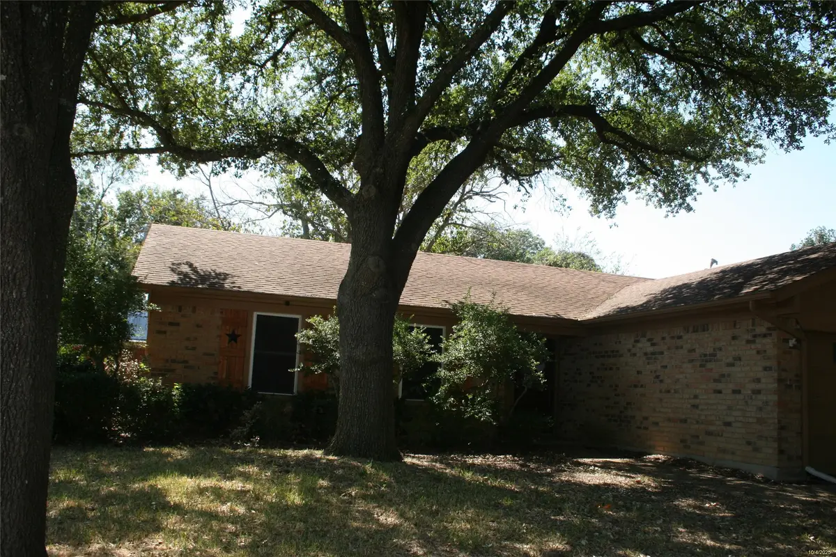 2205 Towne North Drive, Cleburne, TX 76033 - Image #1