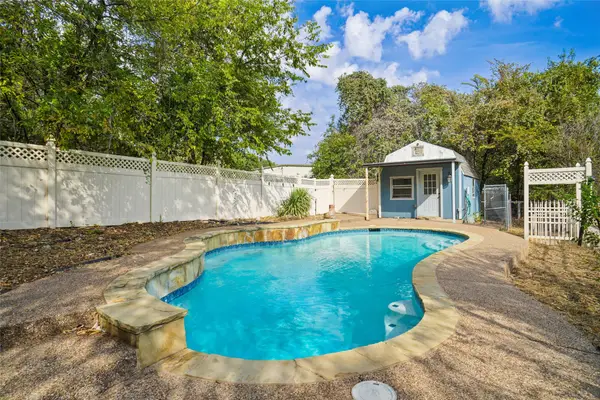 1312 Robyn Road, Azle, TX 76020