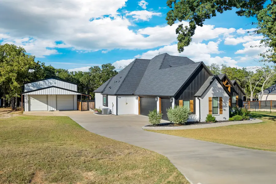 1104 Horizon Trace Drive, Azle, TX 76020 - Image #3