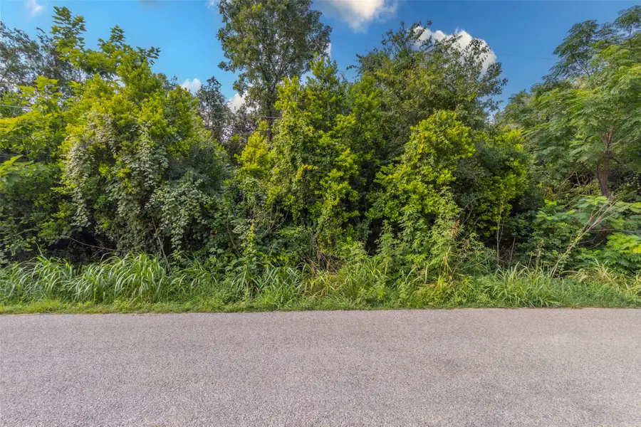 2711 Forest Park Drive, Granbury, TX 76048 - Image #2