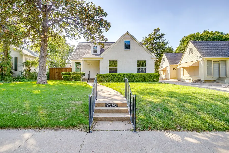 2560 Rogers Avenue, Fort Worth, TX 76109 - Image #2