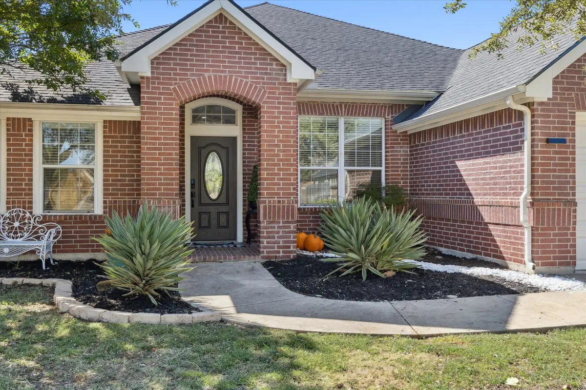 6552 Fairview Drive, Watauga, TX 76148 - Image #1