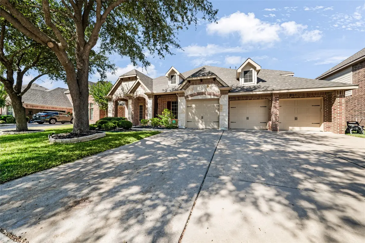 2212 Hobby Falcon Trail, Grand Prairie, TX 75052 - Image #1
