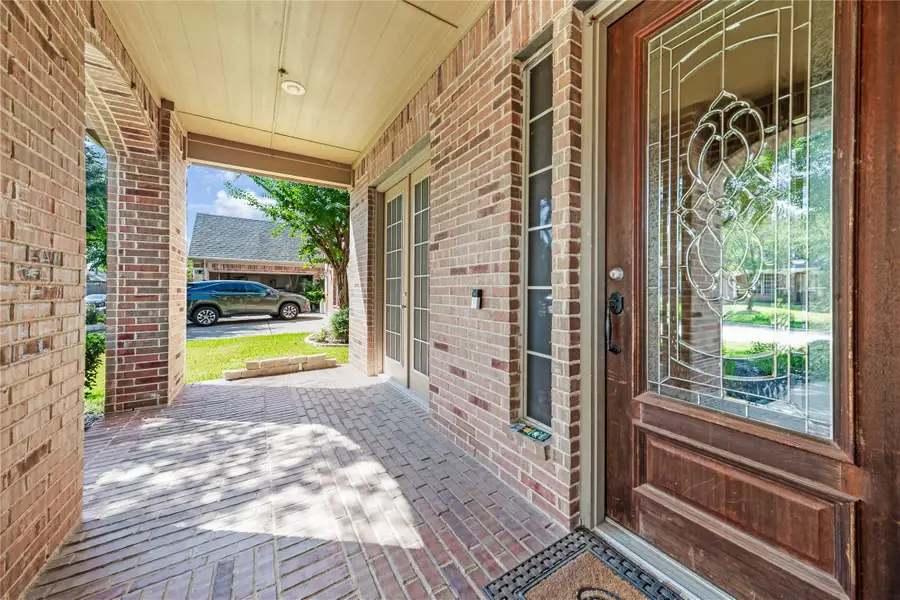 2212 Hobby Falcon Trail, Grand Prairie, TX 75052 - Image #2