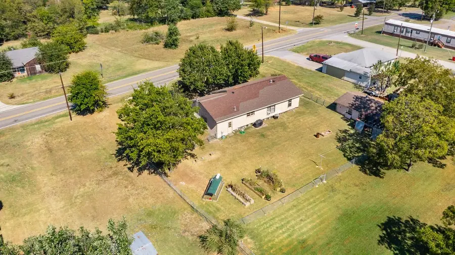 218 E Maple Street, Ravenna, TX 75476 - Image #2
