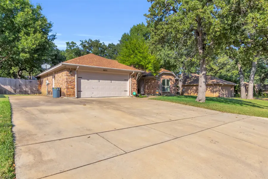6825 Ridgewood Drive, North Richland Hills, TX 76182 - Image #2