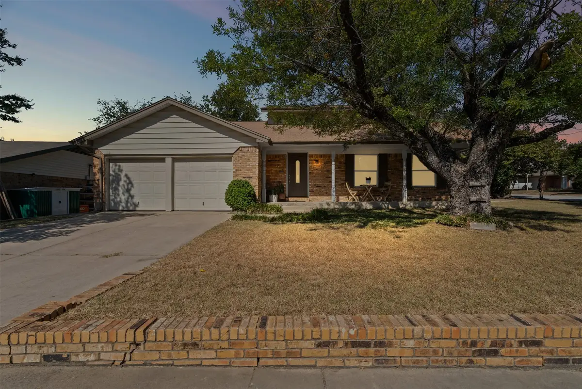 5817 Bunker Boulevard, Watauga, TX 76148 - Image #1