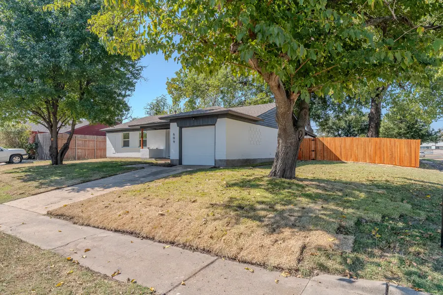 609 Warren Drive, Garland, TX 75042 - Image #2