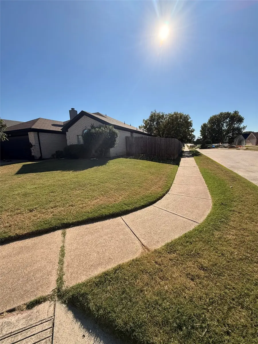 4816 Topaz Lane, Granbury, TX 76049 - Image #3