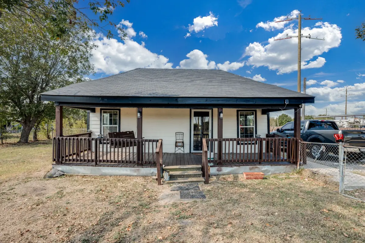 300 S Wall Street, Itasca, TX 76055 - Image #1