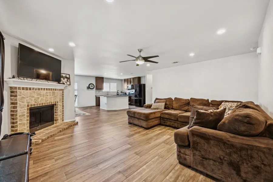 9428 Tierra Verde Drive, Fort Worth, TX 76177 - Image #3