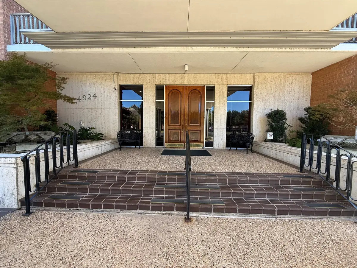 4924 Cobbs Drive #2E, Waco, TX 76710 - Image #1