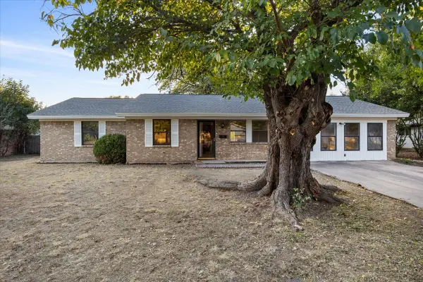 2625 Spruce Park Drive, Richland Hills, TX 76118