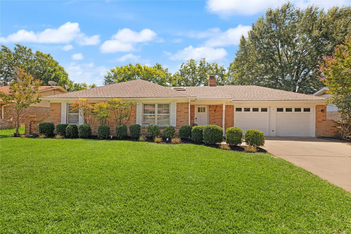 1506 Ridgeview Drive, Arlington, TX 76012 - Image #1